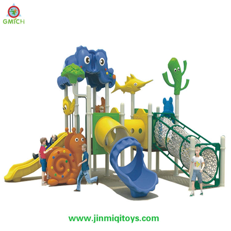 Small playground 18136E